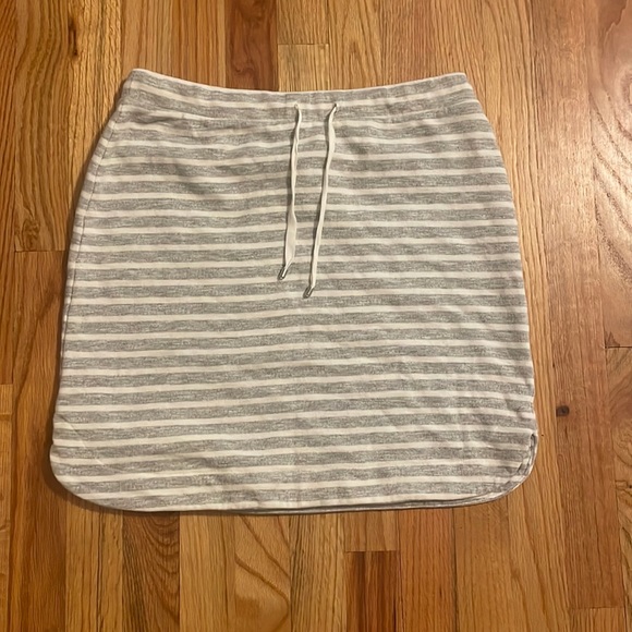 Dakini Dresses & Skirts - MAKE AN OFFER 🩶 Dakini Striped Drawstring Skirt